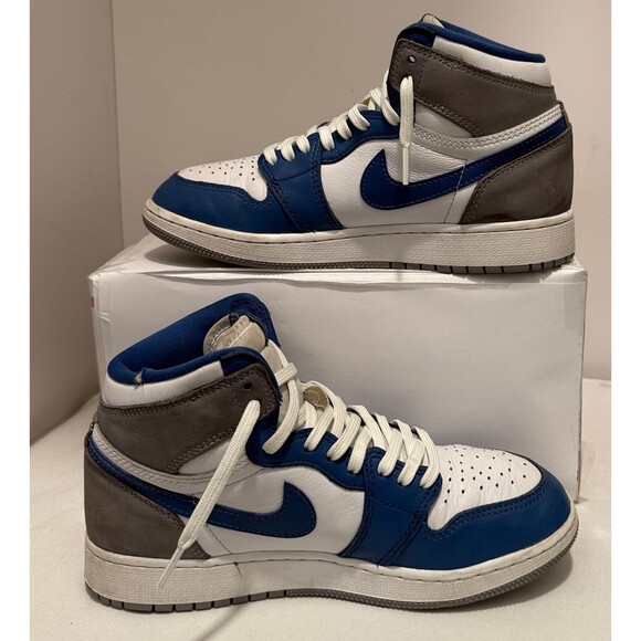 Nike Jordan 1 Retro High OG Youth Size 5.5Y - Picture 2 of 9